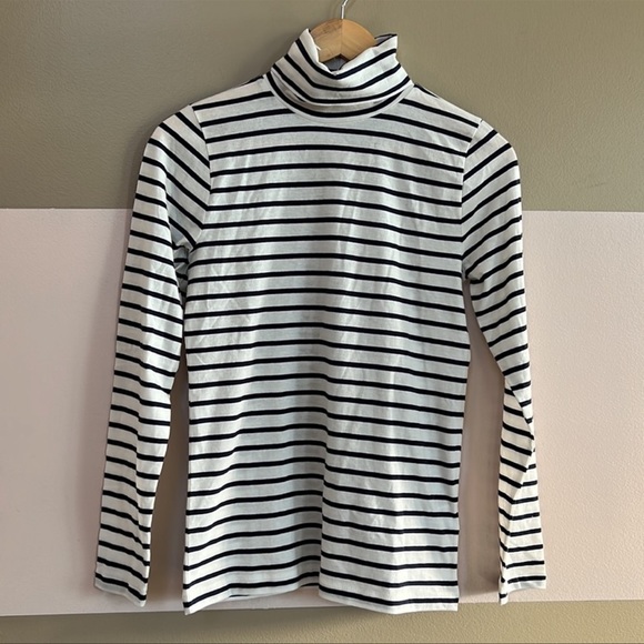 J Crew tissue turtleneck - Picture 2 of 6